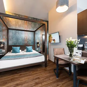 Otel Opera Garden &