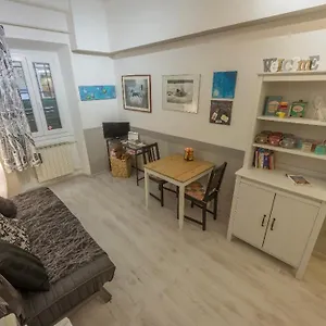 Apartment Camilla's 