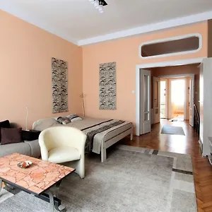 Lili's Apartmán