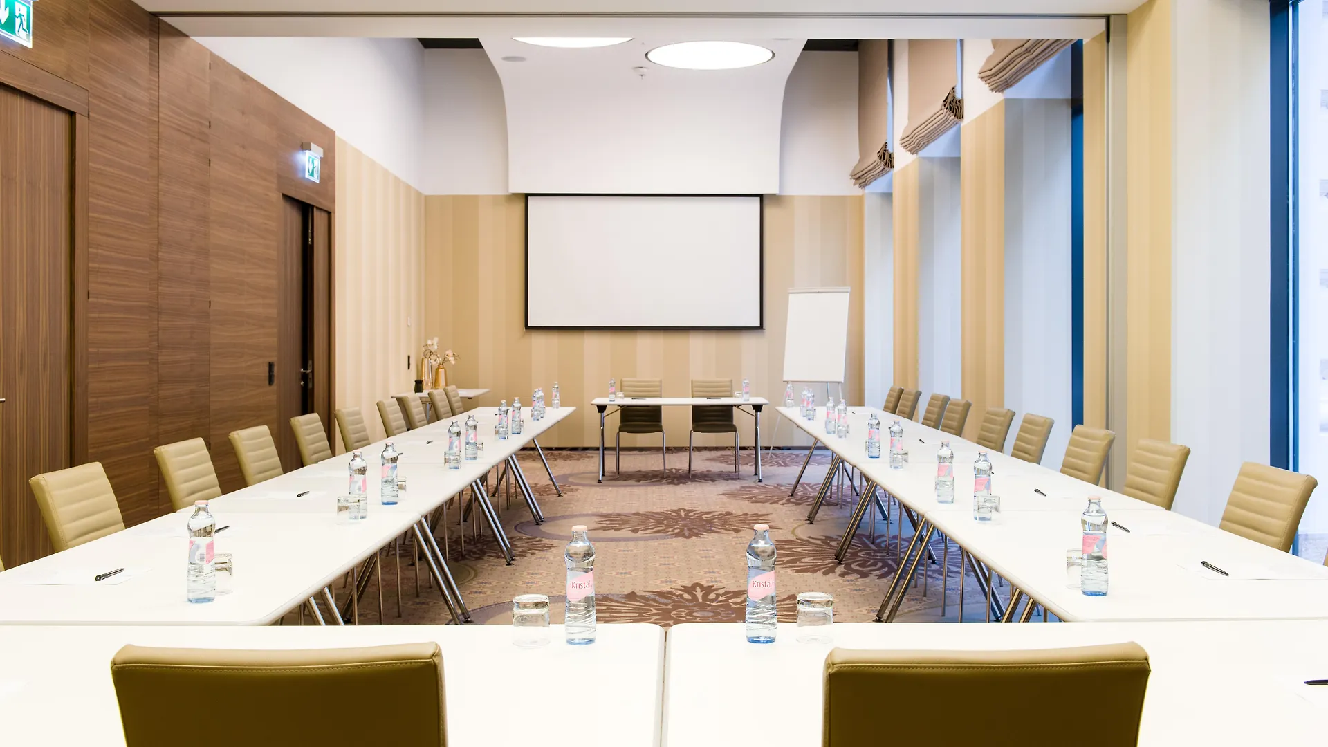 ****  Hotel Moments Budapest By Continental Group Hungary